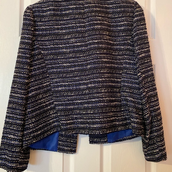 Tahari women’s blazer - Picture 3 of 3
